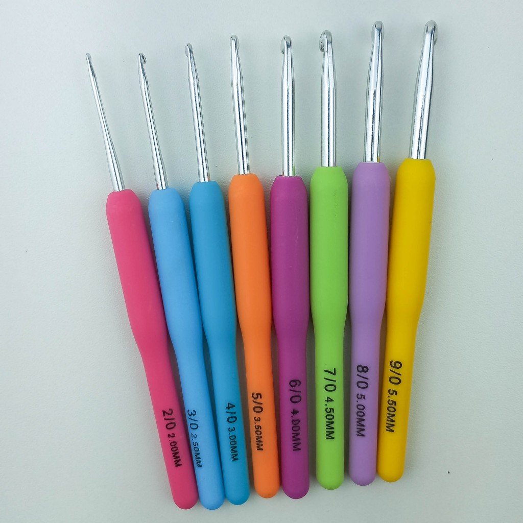 Kit Agulha Crochê 08 Unidades Cabo Ergonômico Ponta Alumínio Barbante