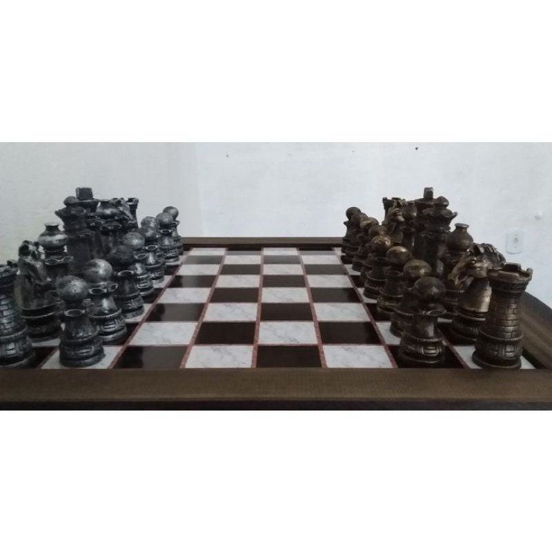 jogo de xadrez,tabuleiro de madeira
